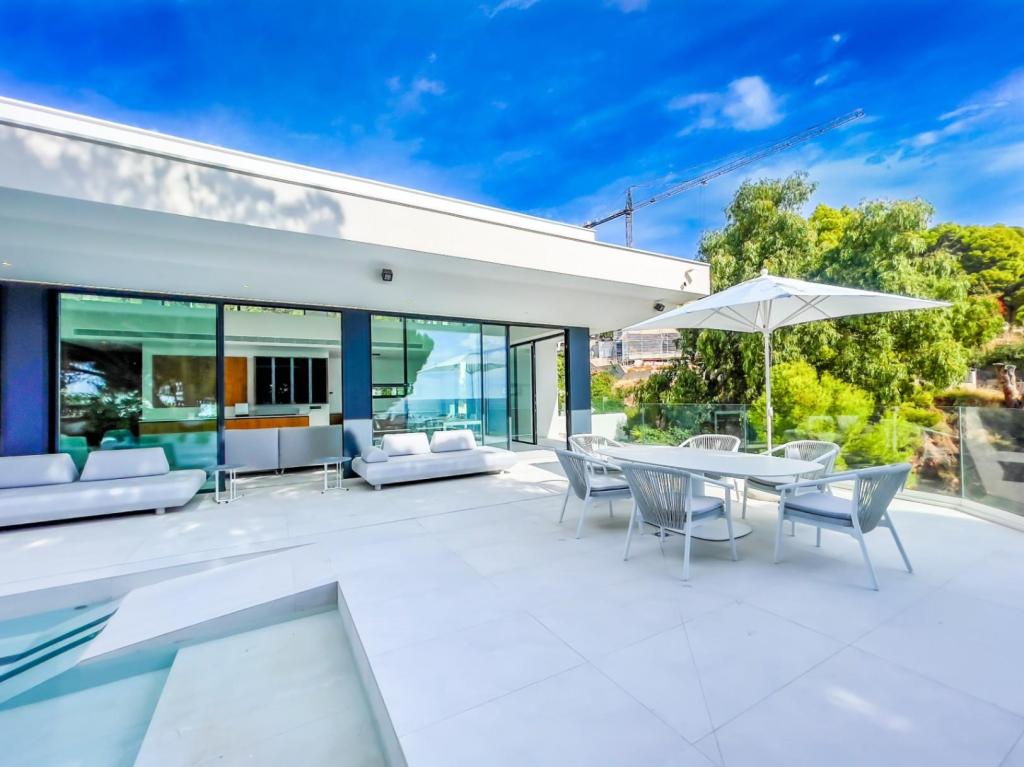 5 bed villa in Altea