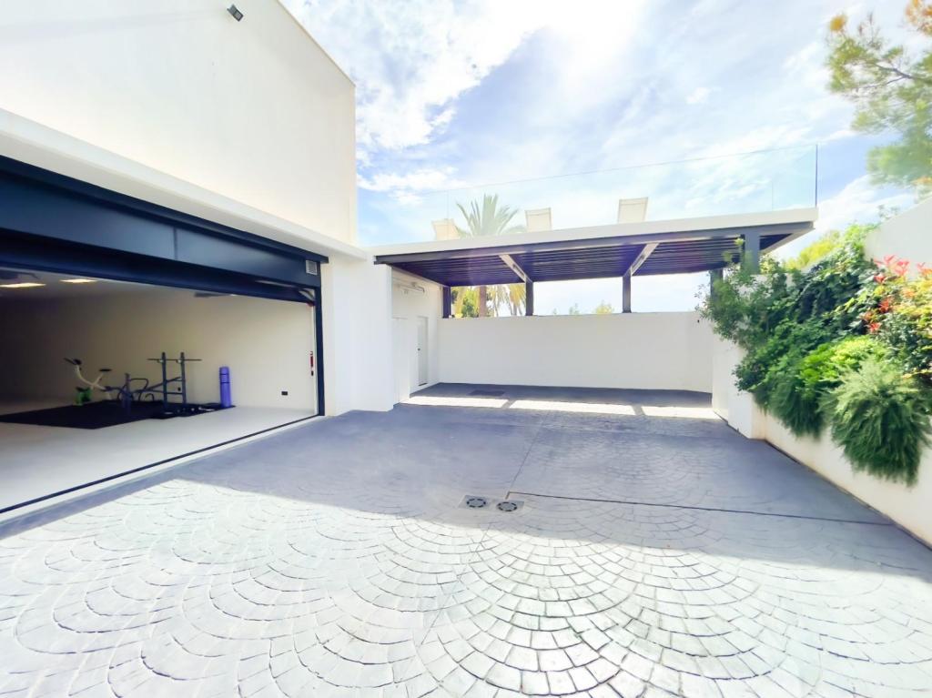 5 bed villa in Altea