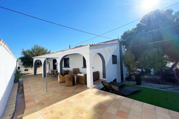 5 bed casa / chalet in Calpe