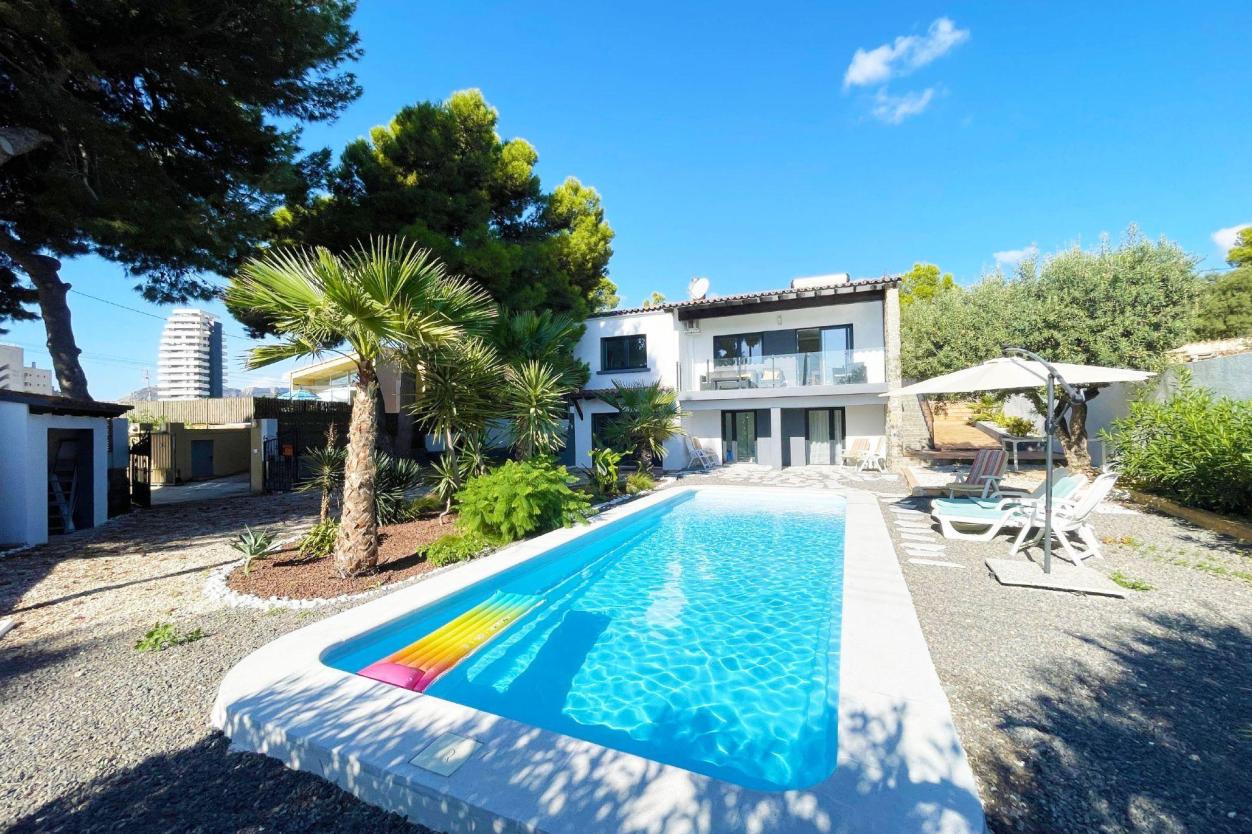 5 bed casa / chalet in Calpe