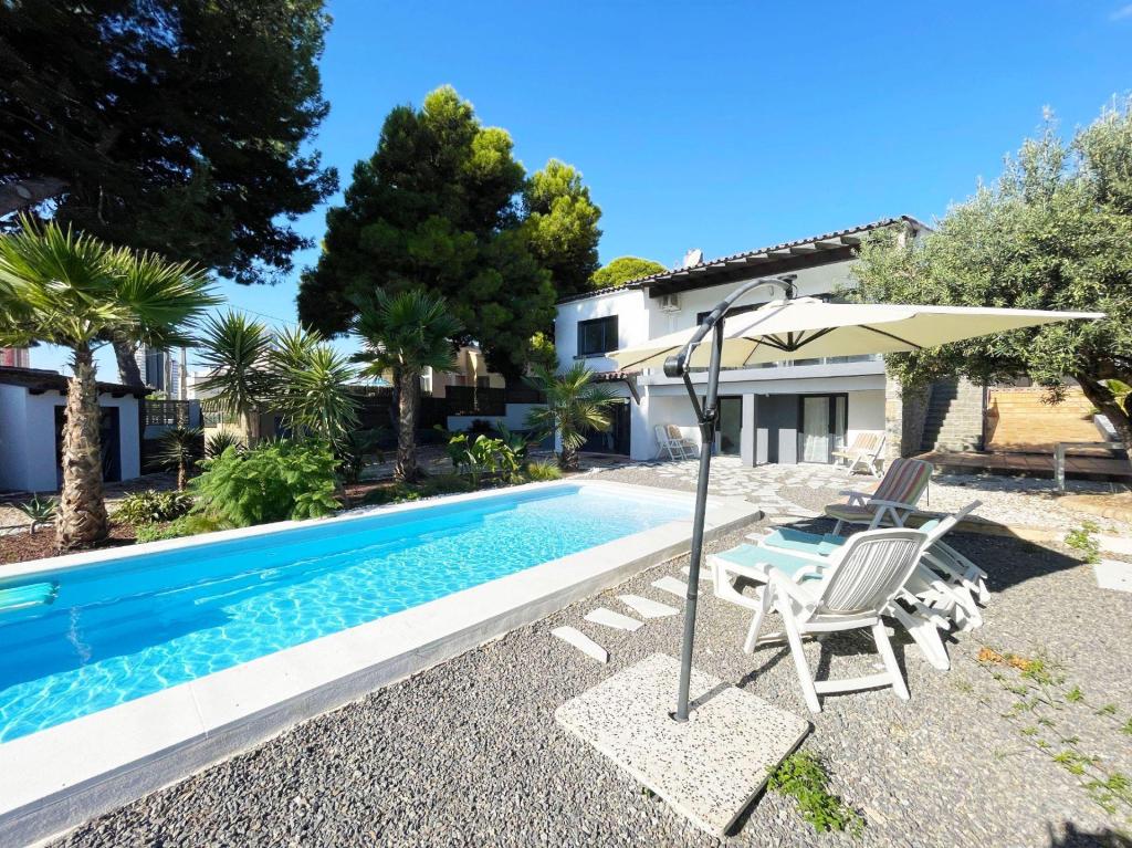 5 bed casa / chalet in Calpe