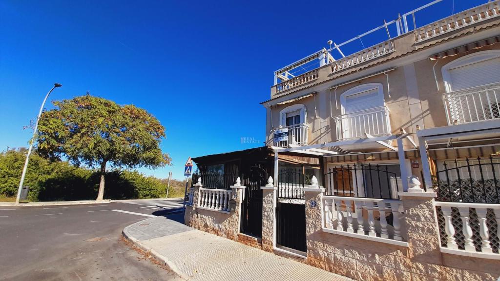 4 bed bungalow in Santa Pola