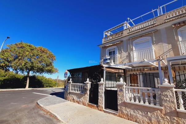 4 bed bungalow in Santa Pola