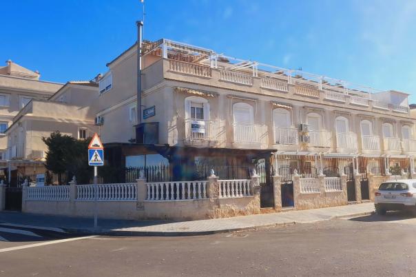 4 bed bungalow in Santa Pola