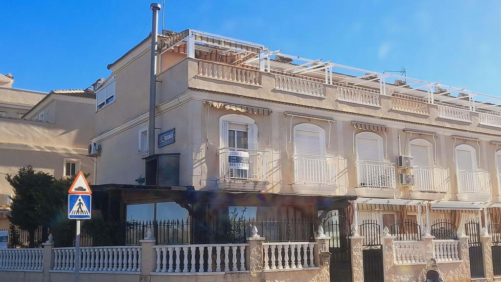 4 bed bungalow in Santa Pola