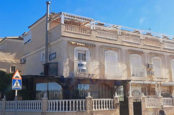 4 bed bungalow in Santa Pola