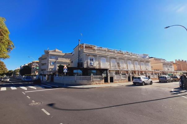 4 bed bungalow in Santa Pola