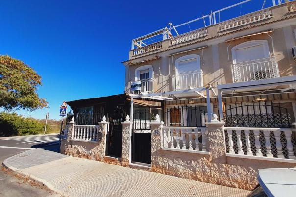 4 bed bungalow in Santa Pola