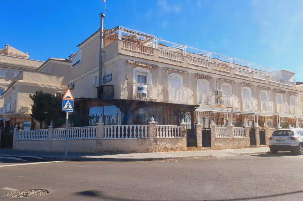 4 bed bungalow in Santa Pola