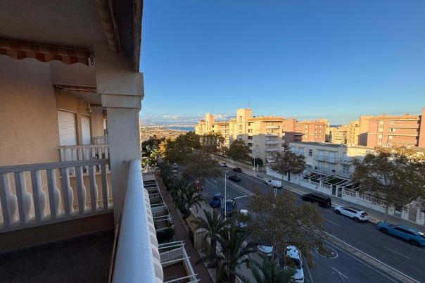 2 bed apartment in Alicante/Alacant