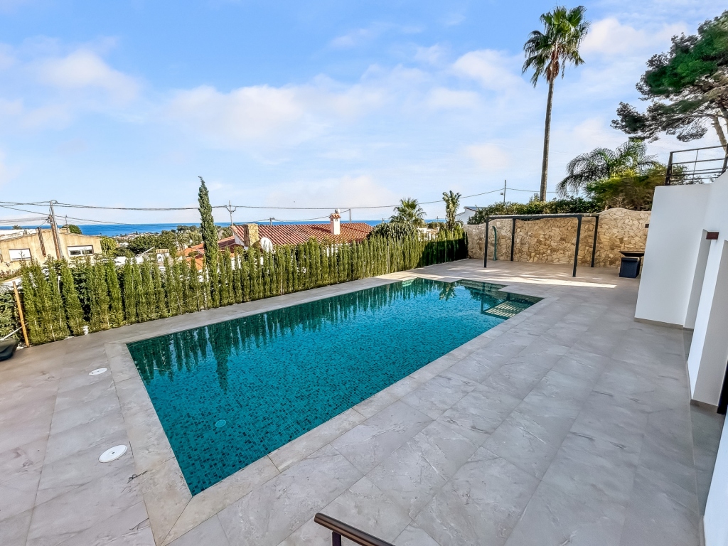 4 bed villa in Denia