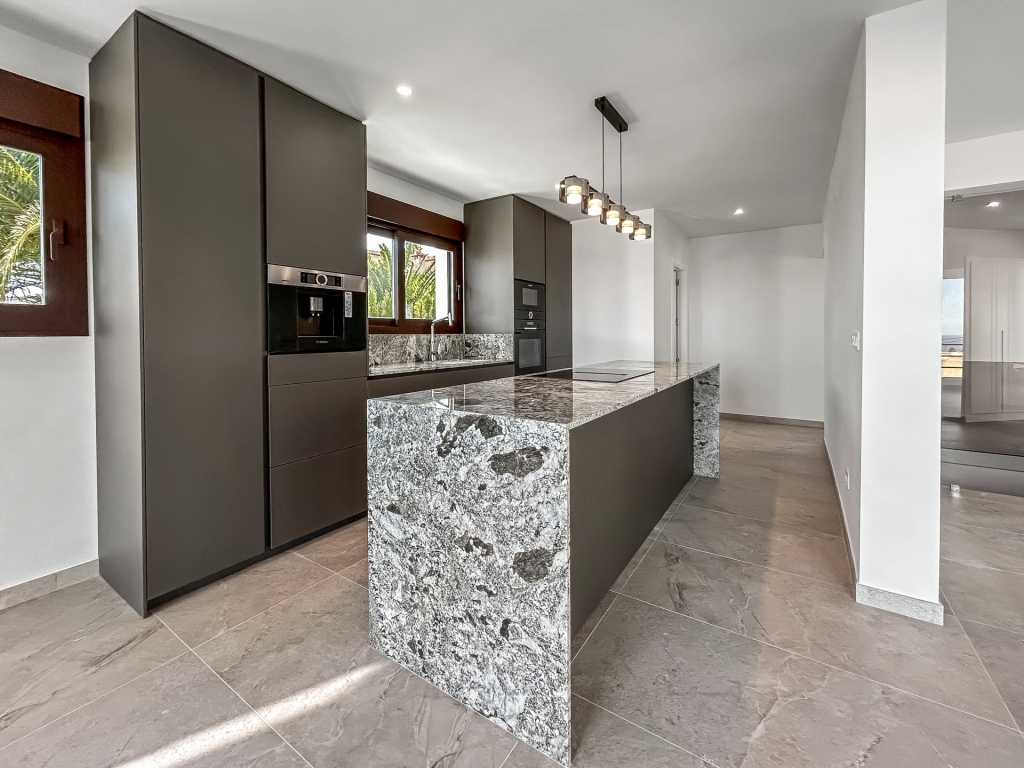 4 bed villa in Denia