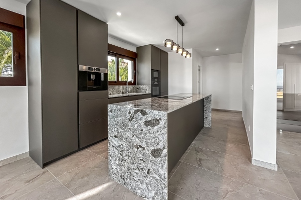 4 bed villa in Denia