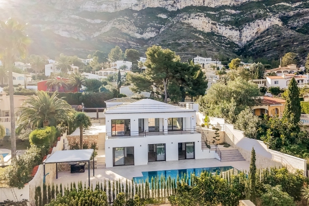 4 bed villa in Denia
