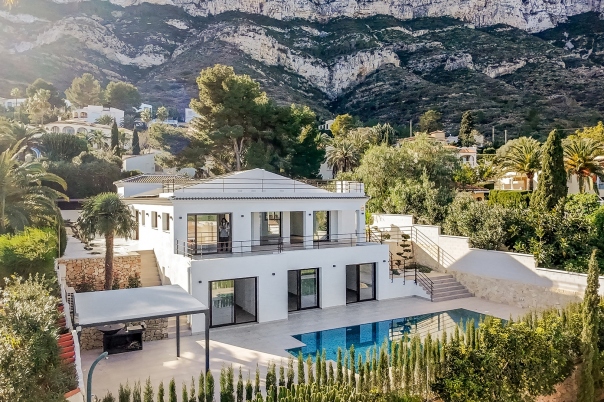 4 bed villa in Denia