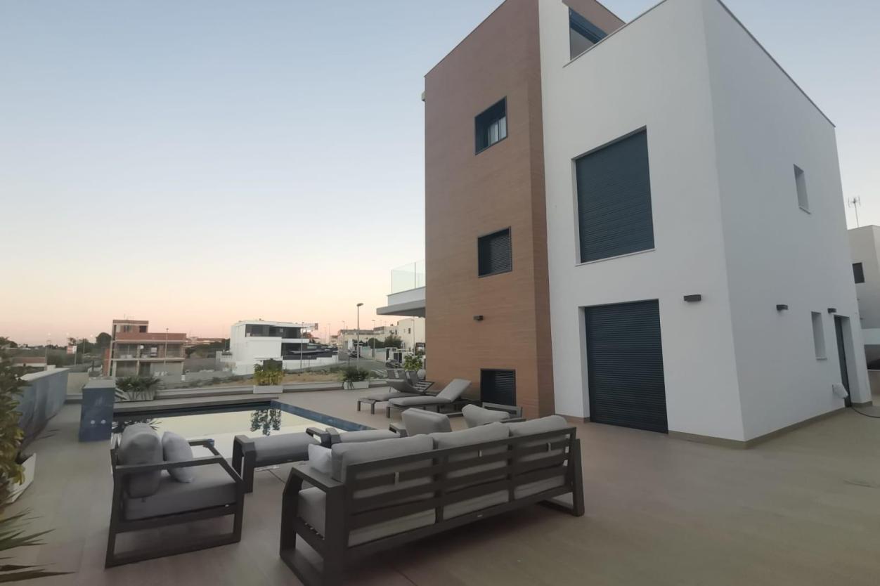 6 bed villa in Orihuela Costa