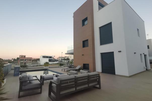 6 bed villa in Orihuela Costa