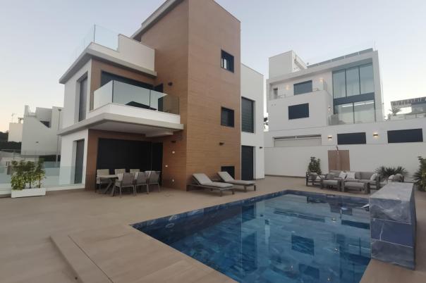 6 bed villa in Orihuela Costa