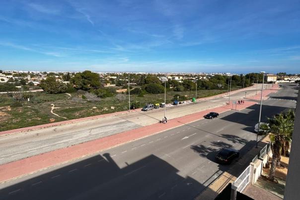 2 bed apartment in Orihuela Costa