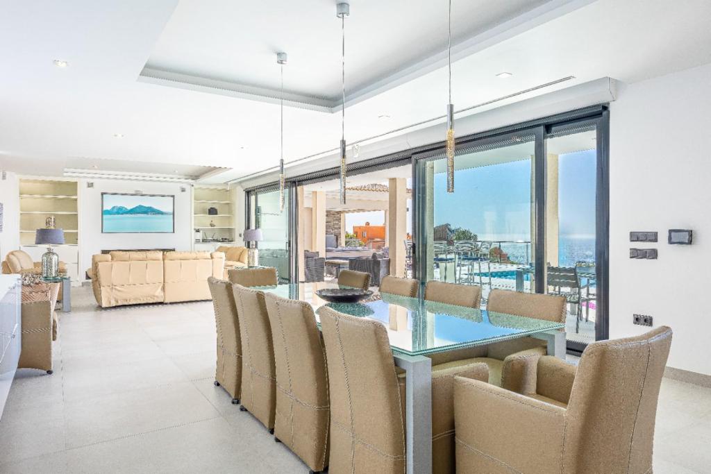 5 bed villa in Altea