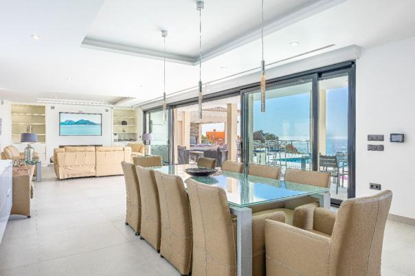 5 bed villa in Altea