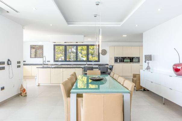 5 bed villa in Altea