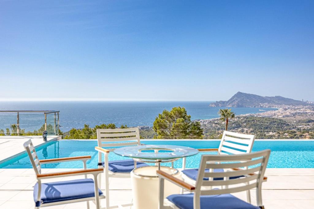 5 bed villa in Altea