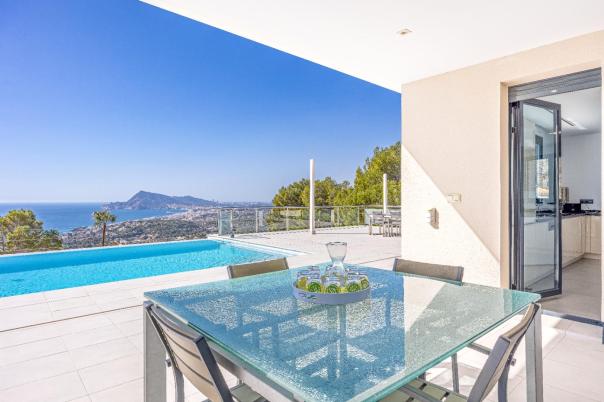 5 bed villa in Altea
