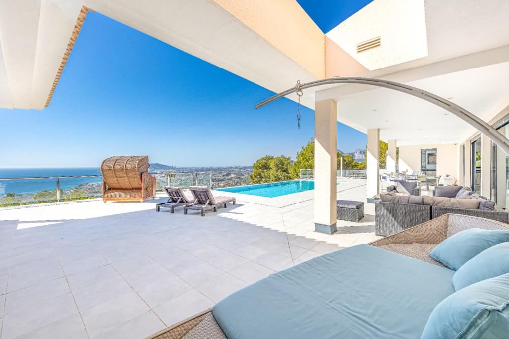 5 bed villa in Altea