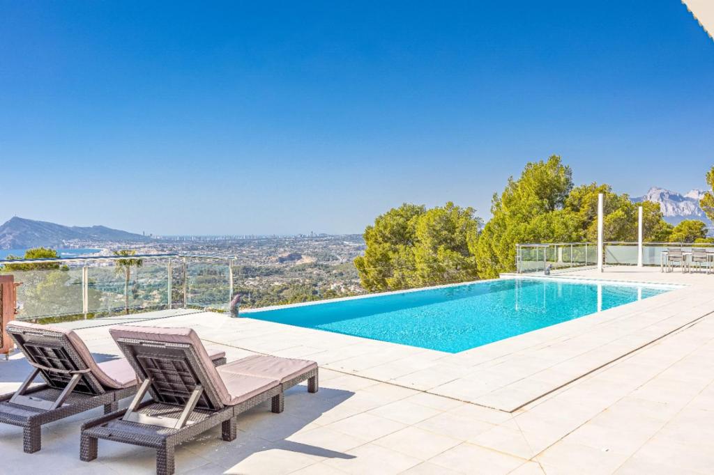 5 bed villa in Altea