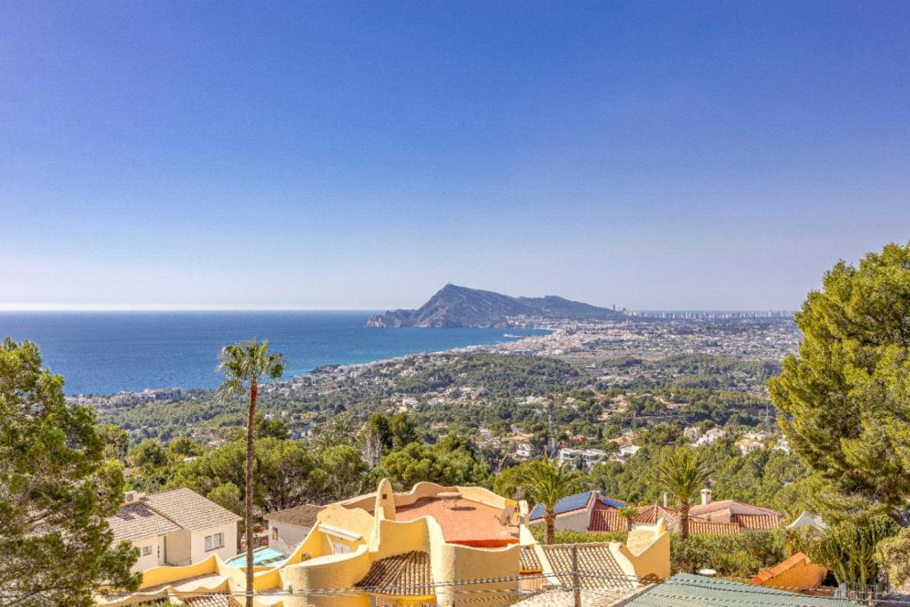 5 bed villa in Altea