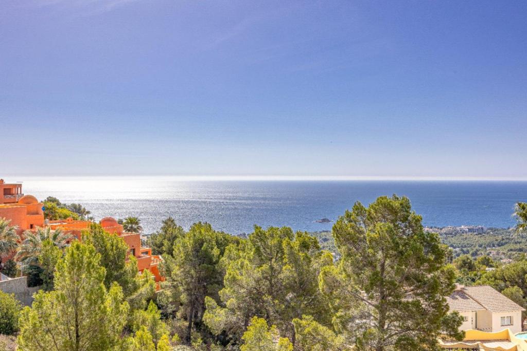 5 bed villa in Altea