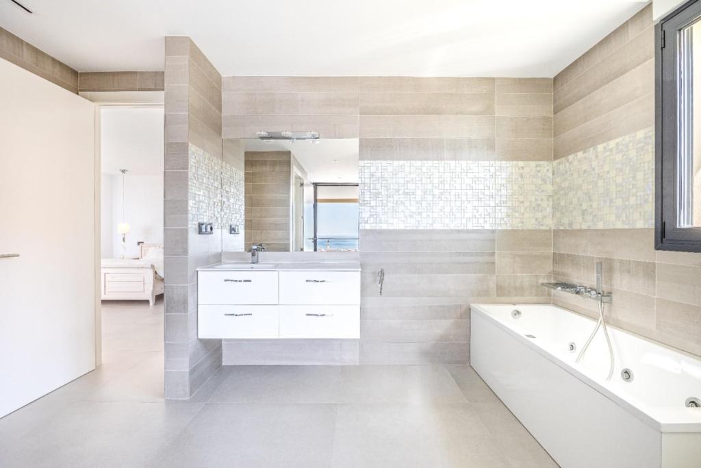 5 bed villa in Altea