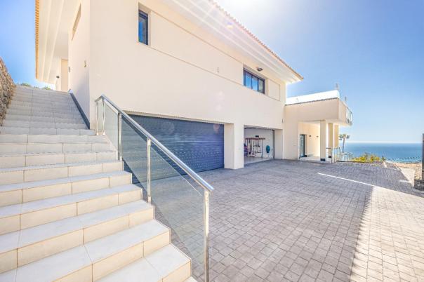 5 bed villa in Altea