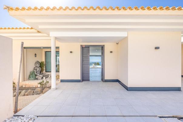 5 bed villa in Altea