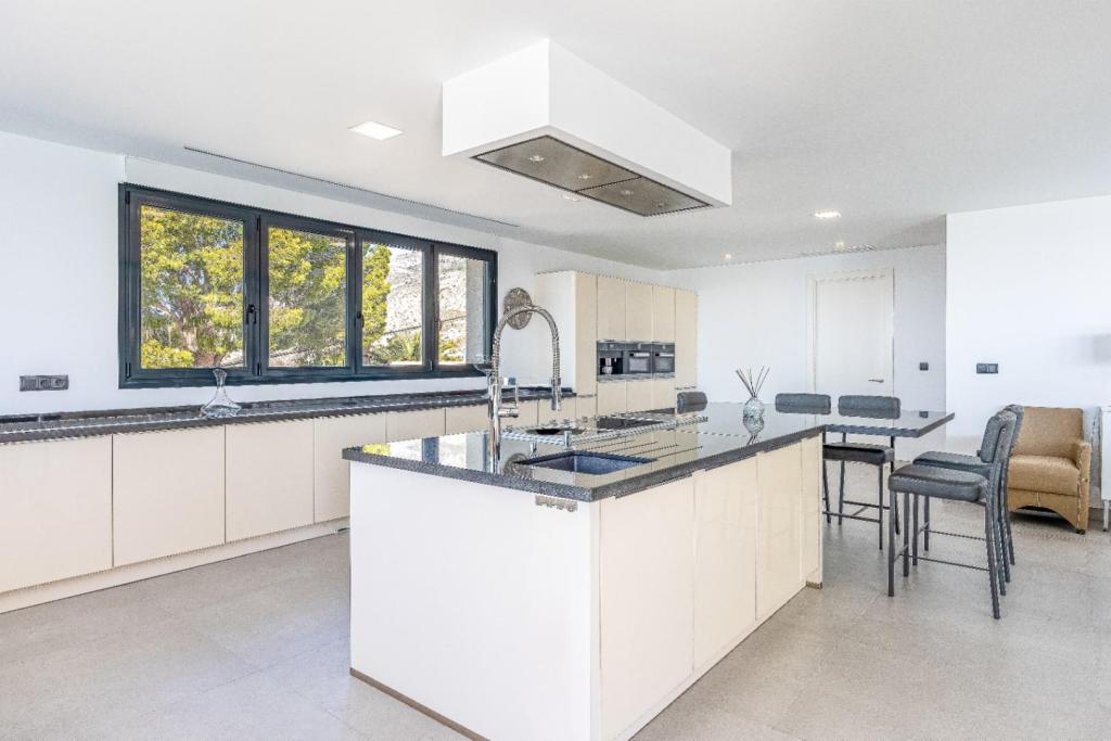 5 bed villa in Altea