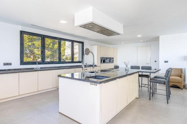 5 bed villa in Altea