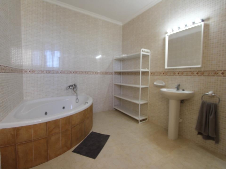 5 bed villa in Benitachell