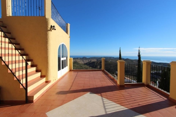 5 bed villa in Benitachell