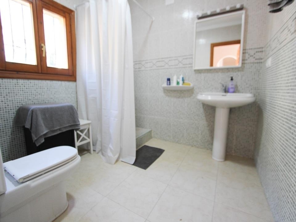 5 bed villa in Benitachell