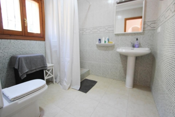 5 bed villa in Benitachell