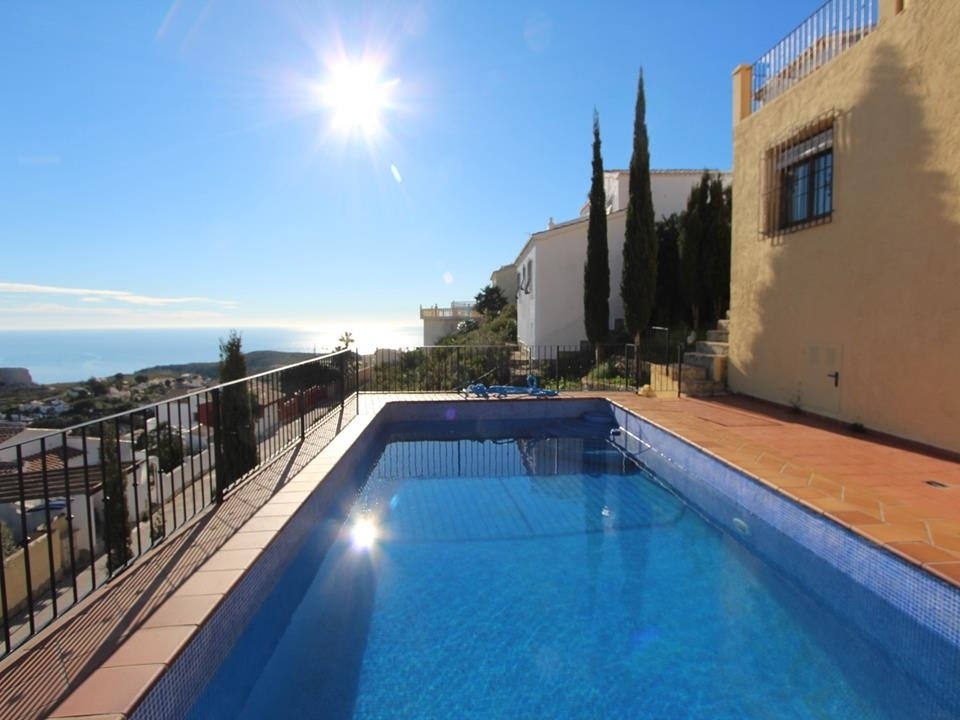 5 bed villa in Benitachell