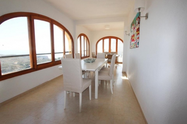 5 bed villa in Benitachell