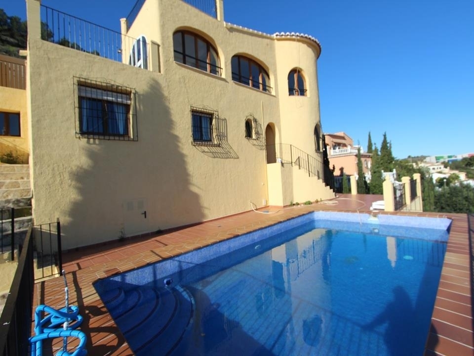 5 bed villa in Benitachell