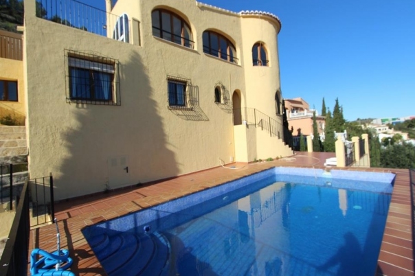 5 bed villa in Benitachell