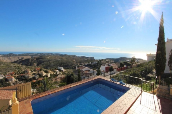 5 bed villa in Benitachell