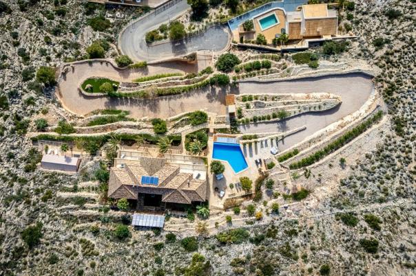 9 bed villa in Altea