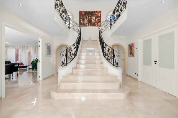 9 bed villa in Altea