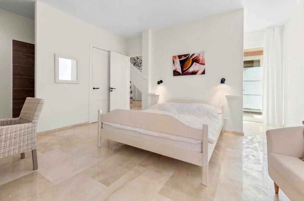 9 bed villa in Altea