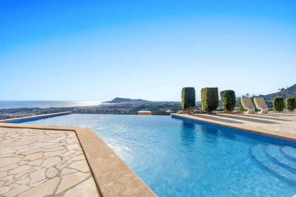 9 bed villa in Altea